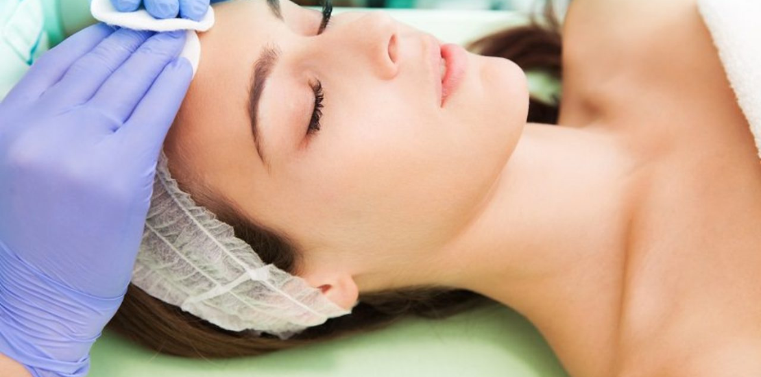 Cómo Cuidar la Piel Sensible y Propensa a las Alergias